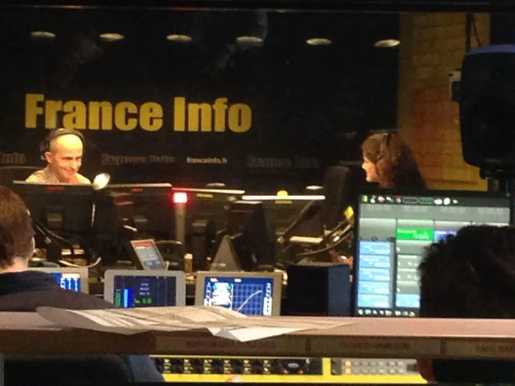 Coach pour apprendre les techniques du journalisme et l'animation radio tv